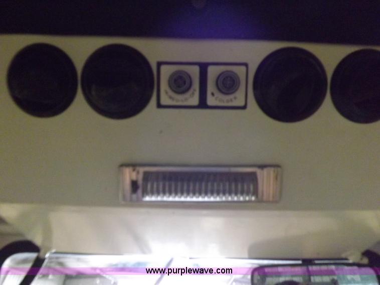 image for item H9056 Melroe 220 spray coupe