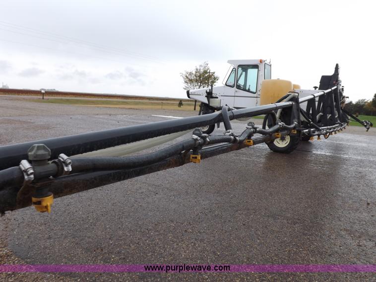 image for item H9056 Melroe 220 spray coupe