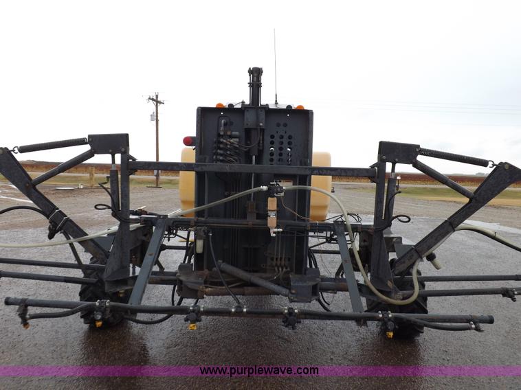 image for item H9056 Melroe 220 spray coupe