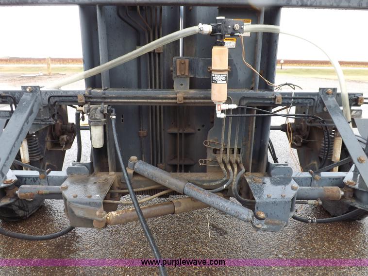 image for item H9056 Melroe 220 spray coupe