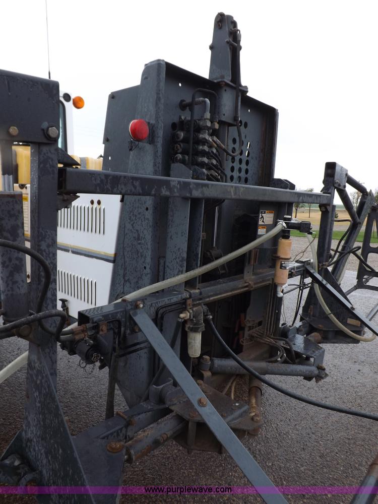 image for item H9056 Melroe 220 spray coupe