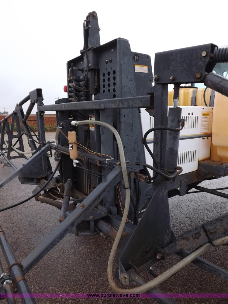 image for item H9056 Melroe 220 spray coupe