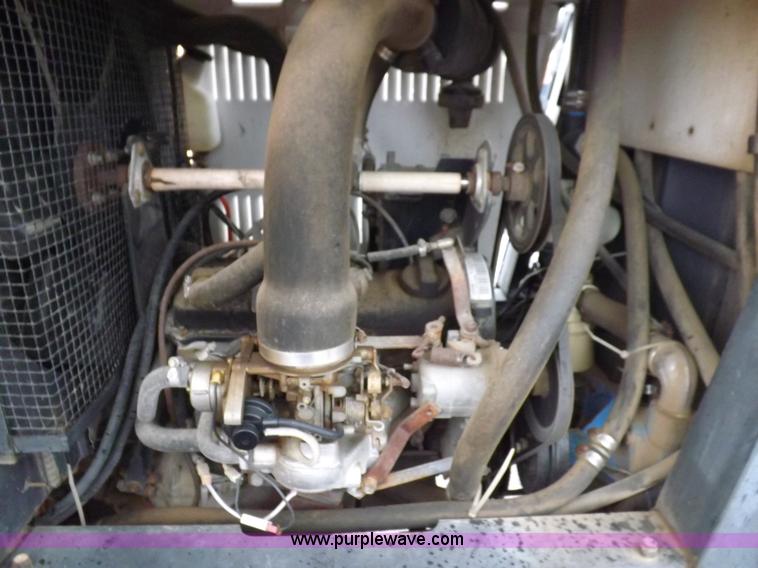 image for item H9056 Melroe 220 spray coupe