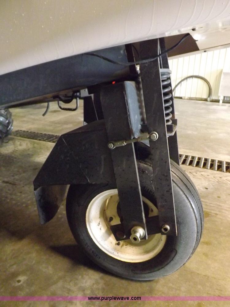 image for item H9056 Melroe 220 spray coupe