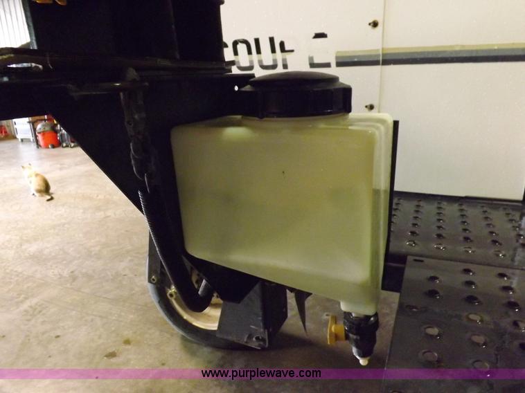 image for item H9056 Melroe 220 spray coupe