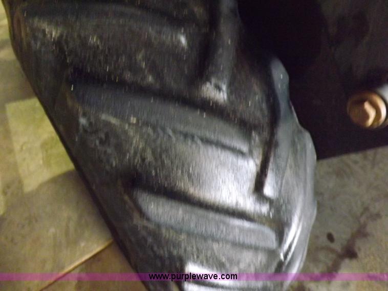 image for item H9056 Melroe 220 spray coupe