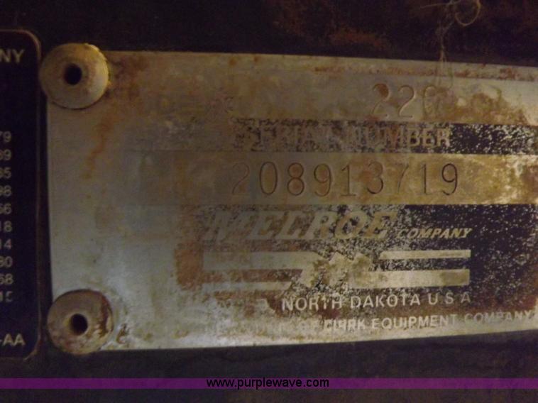 image for item H9056 Melroe 220 spray coupe