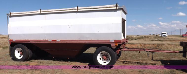 image for item H9085 1966 Utility pup grain trailer