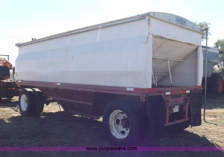 image for item H9085 1966 Utility pup grain trailer