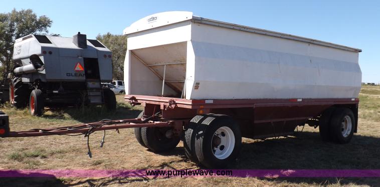 image for item H9085 1966 Utility pup grain trailer