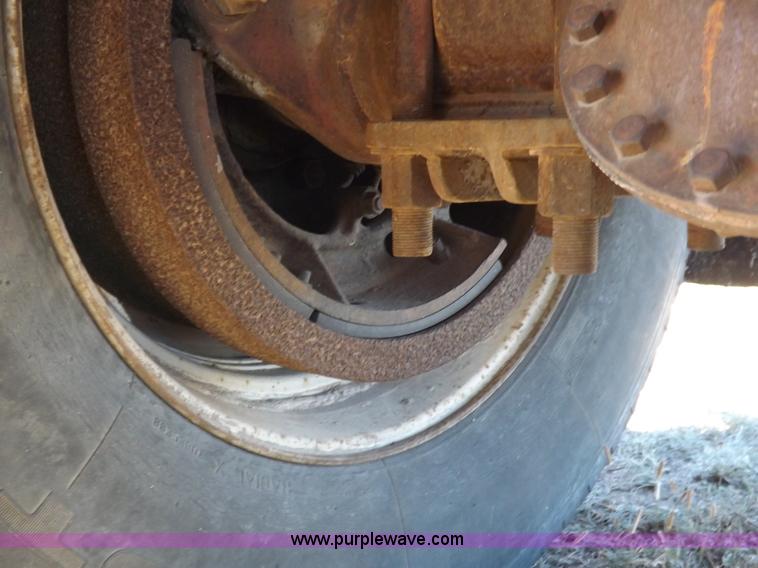 image for item H9085 1966 Utility pup grain trailer