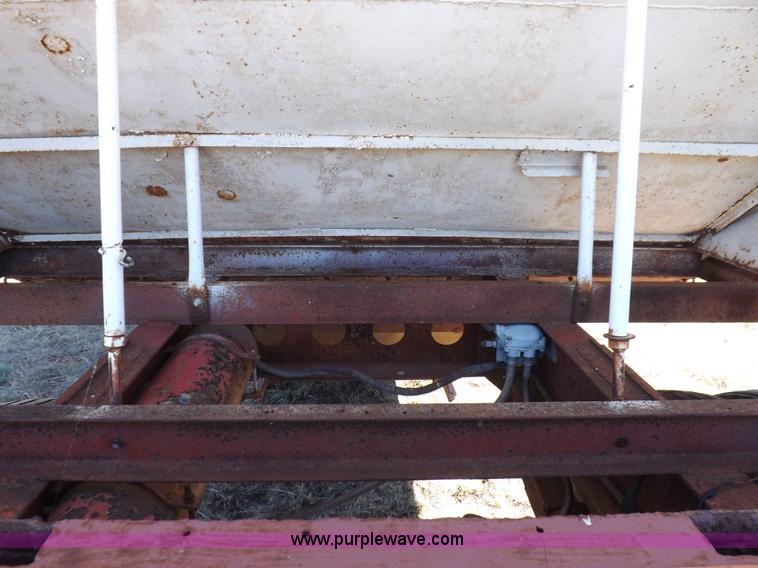 image for item H9085 1966 Utility pup grain trailer