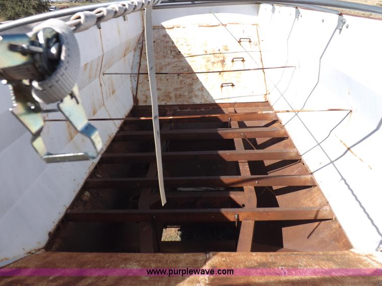 image for item H9085 1966 Utility pup grain trailer