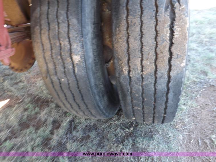 image for item H9085 1966 Utility pup grain trailer