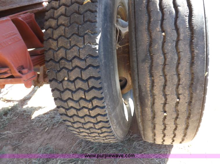 image for item H9085 1966 Utility pup grain trailer