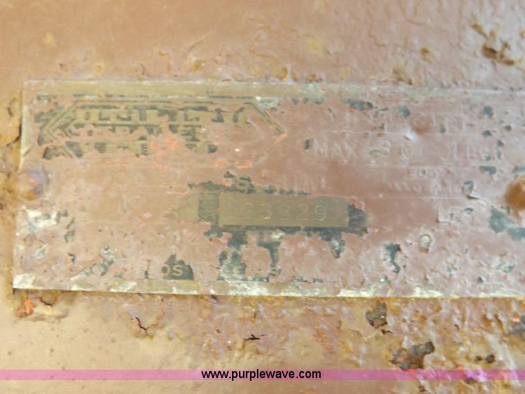 image for item H9085 1966 Utility pup grain trailer