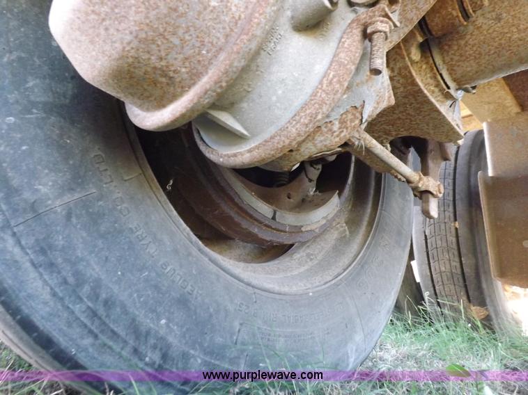 image for item H9086 2003 Transcraft TL2000F3 flatbed trailer