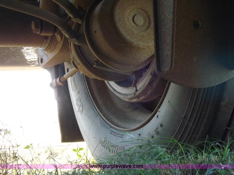 image for item H9086 2003 Transcraft TL2000F3 flatbed trailer