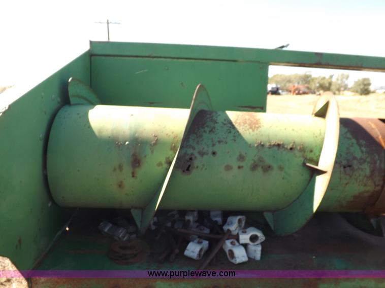 image for item H9087 John Deere 212 header