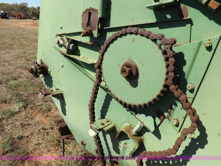 image for item H9087 John Deere 212 header