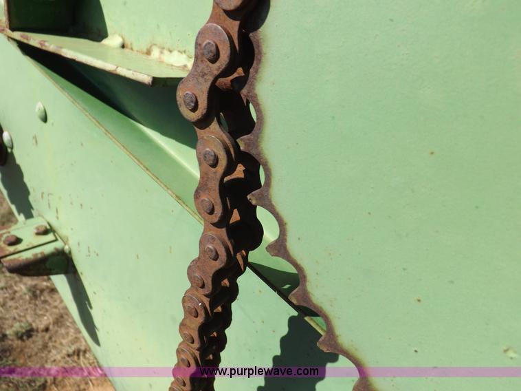 image for item H9087 John Deere 212 header