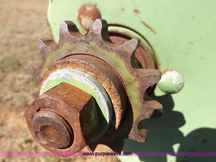 image for item H9087 John Deere 212 header