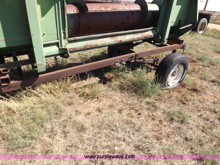 image for item H9087 John Deere 212 header