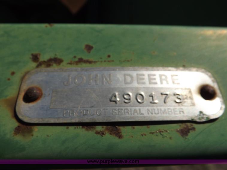 image for item H9087 John Deere 212 header