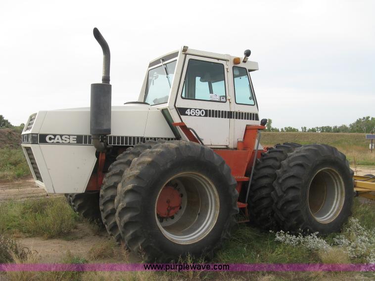 image for item H9492 1980 Case 4690 4WD tractor