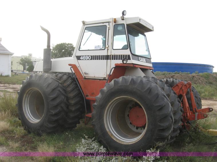 image for item H9492 1980 Case 4690 4WD tractor