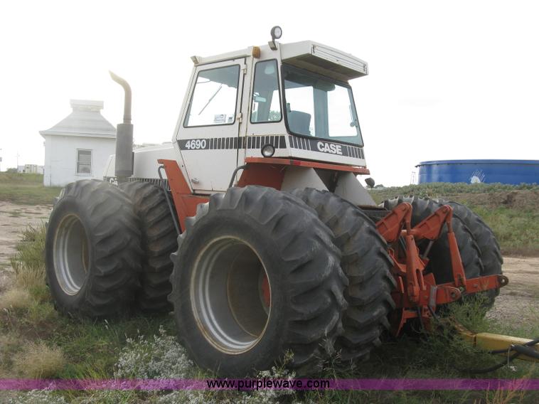image for item H9492 1980 Case 4690 4WD tractor
