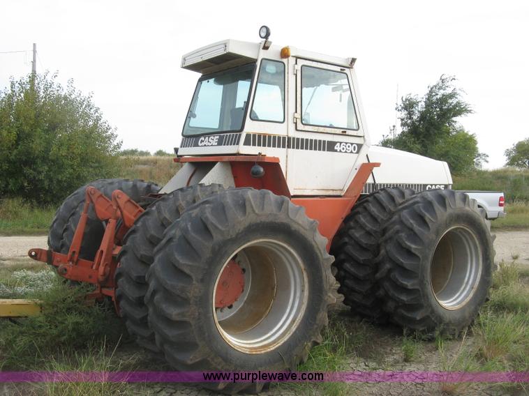 image for item H9492 1980 Case 4690 4WD tractor
