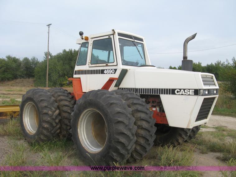 image for item H9492 1980 Case 4690 4WD tractor