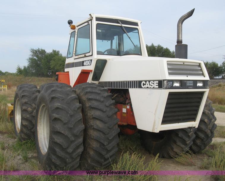 image for item H9492 1980 Case 4690 4WD tractor