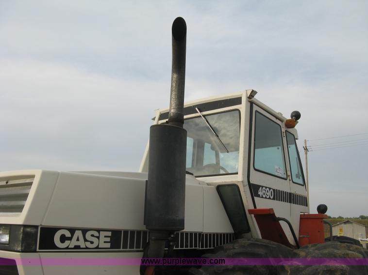 image for item H9492 1980 Case 4690 4WD tractor
