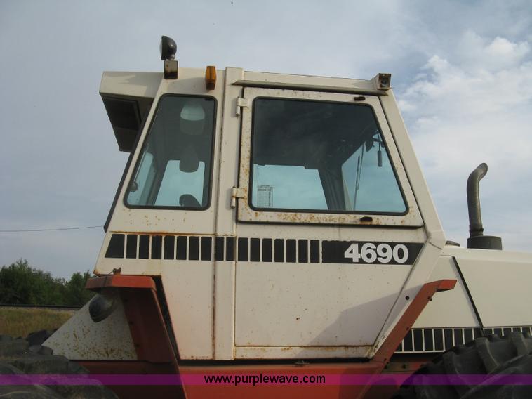 image for item H9492 1980 Case 4690 4WD tractor