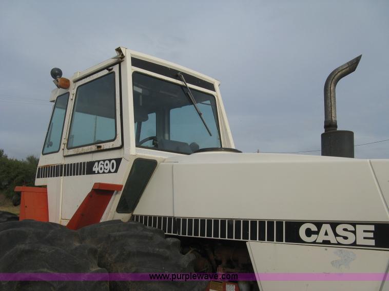 image for item H9492 1980 Case 4690 4WD tractor