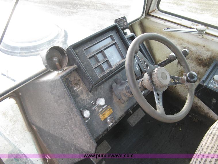 image for item H9492 1980 Case 4690 4WD tractor