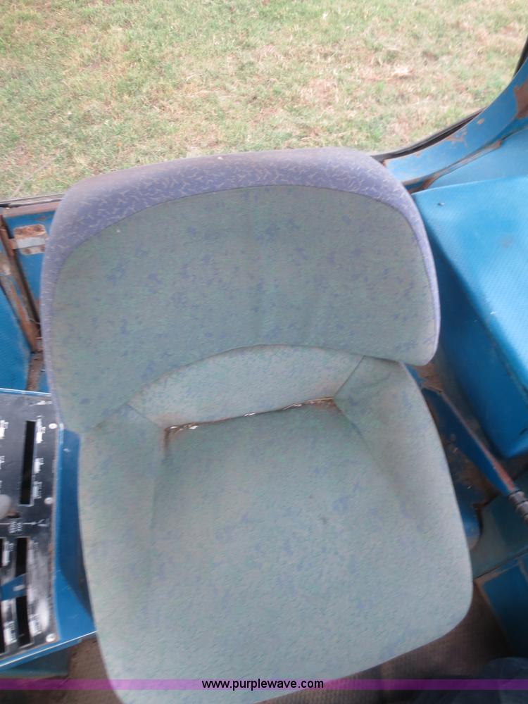 image for item I2205 1984 Ford 6710 MFWD tractor