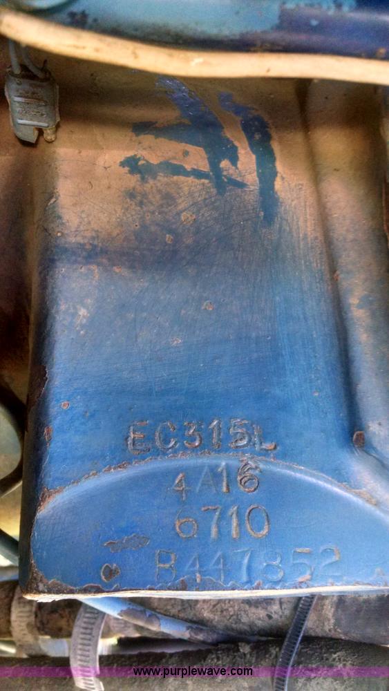 image for item I2205 1984 Ford 6710 MFWD tractor