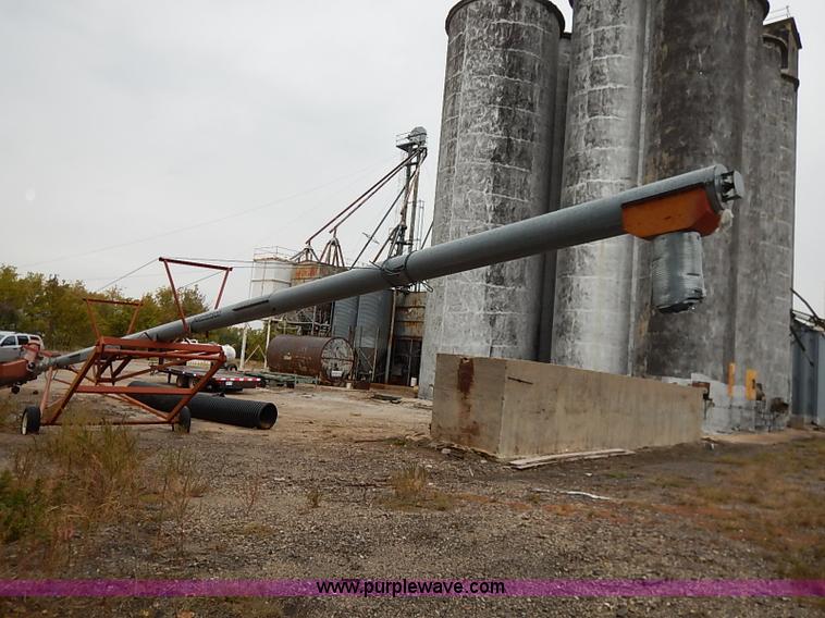 image for item I5340 Hutchinson Mayrath 65' swing hopper auger