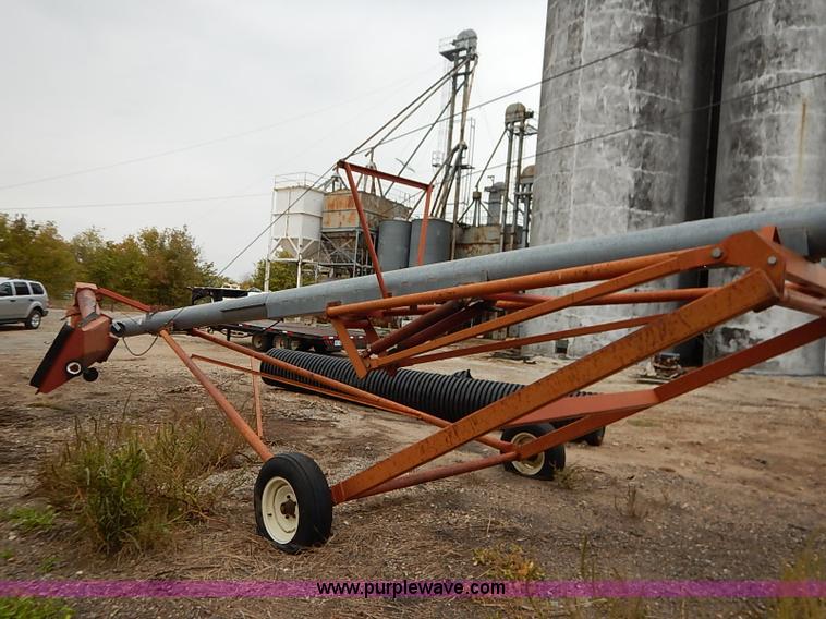 image for item I5340 Hutchinson Mayrath 65' swing hopper auger