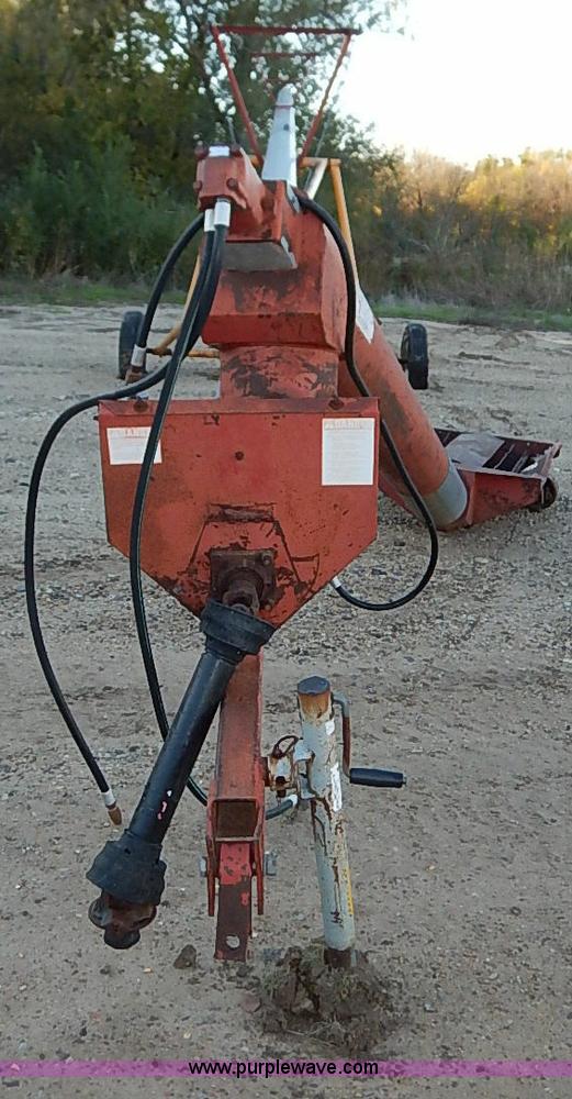 image for item I5341 Hutchinson Mayrath 55' swing hopper auger