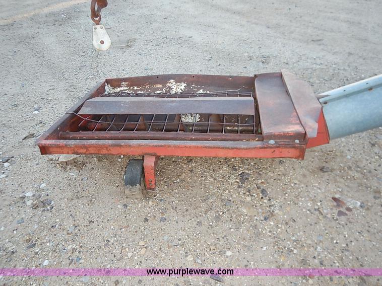 image for item I5341 Hutchinson Mayrath 55' swing hopper auger