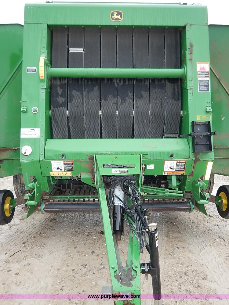 image for item I5390 2007 John Deere 568 round baler