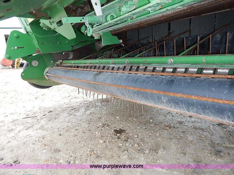 image for item I5390 2007 John Deere 568 round baler