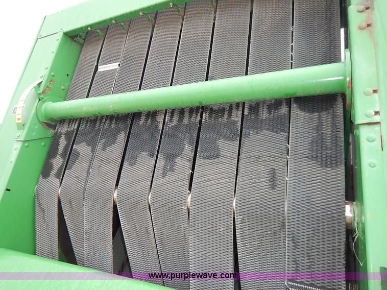 image for item I5390 2007 John Deere 568 round baler