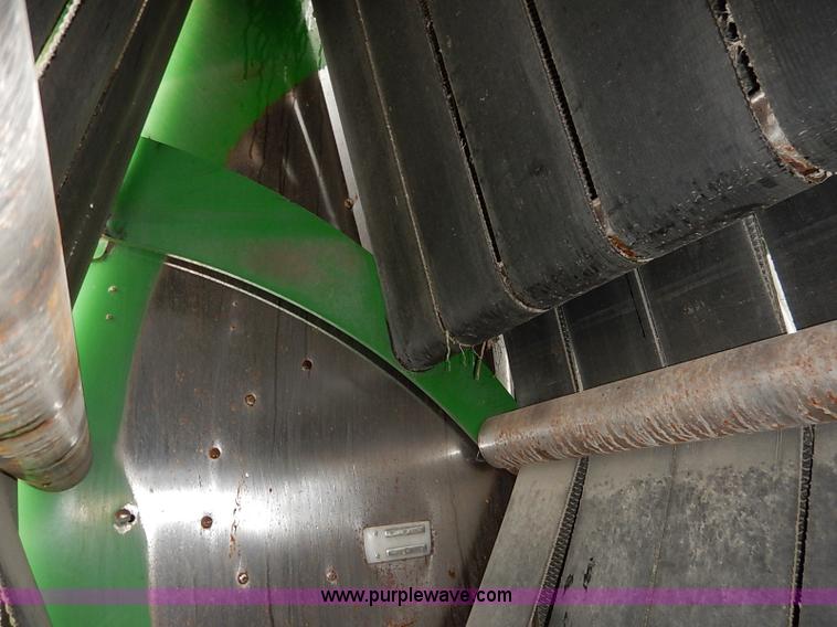 image for item I5390 2007 John Deere 568 round baler