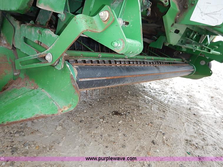 image for item I5390 2007 John Deere 568 round baler