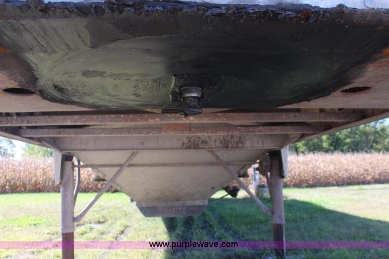 image for item I5877 1995 Timpte double hopper grain trailer